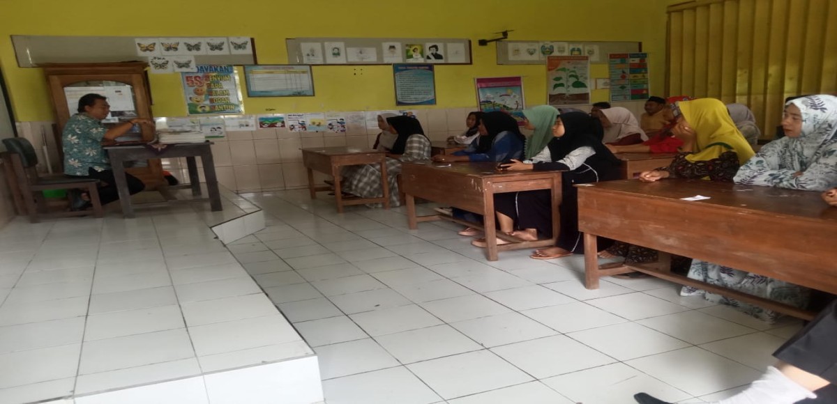 RAPAT WALI MURID