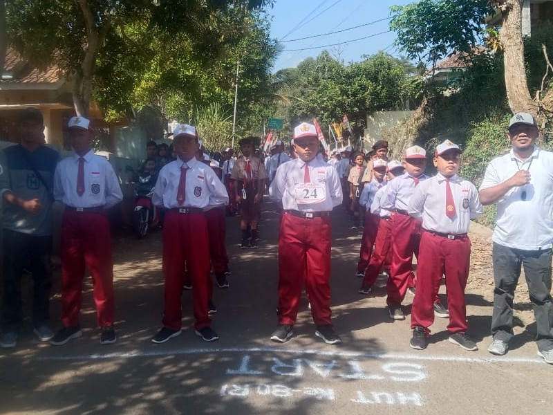 KEGIATAN LOMBA GERAK JALAN MEMPERINGATI HARI KEMERDEKAAN