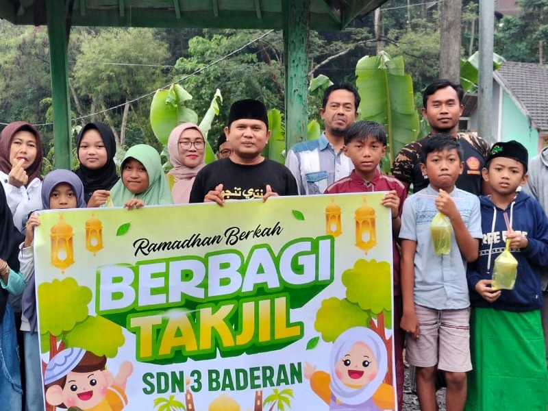 KEGIATAN DI BULAN PUASA ( BERBAGI TAKJIL)