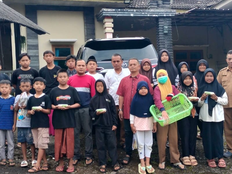 Berbagi Takjil